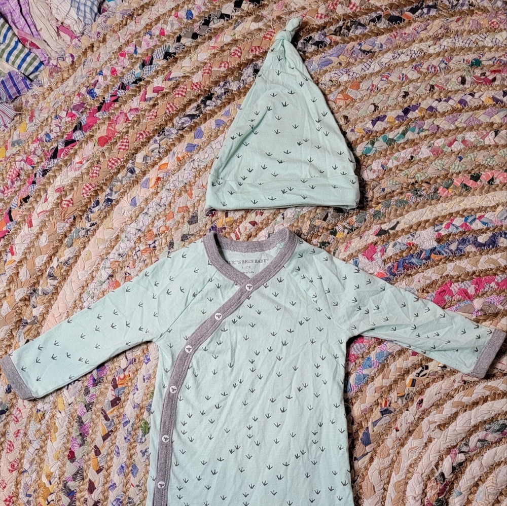 Burt's Bees Outfit